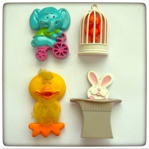 🌞2 FOR $80🌞 VINTAGE Pins/Brooches